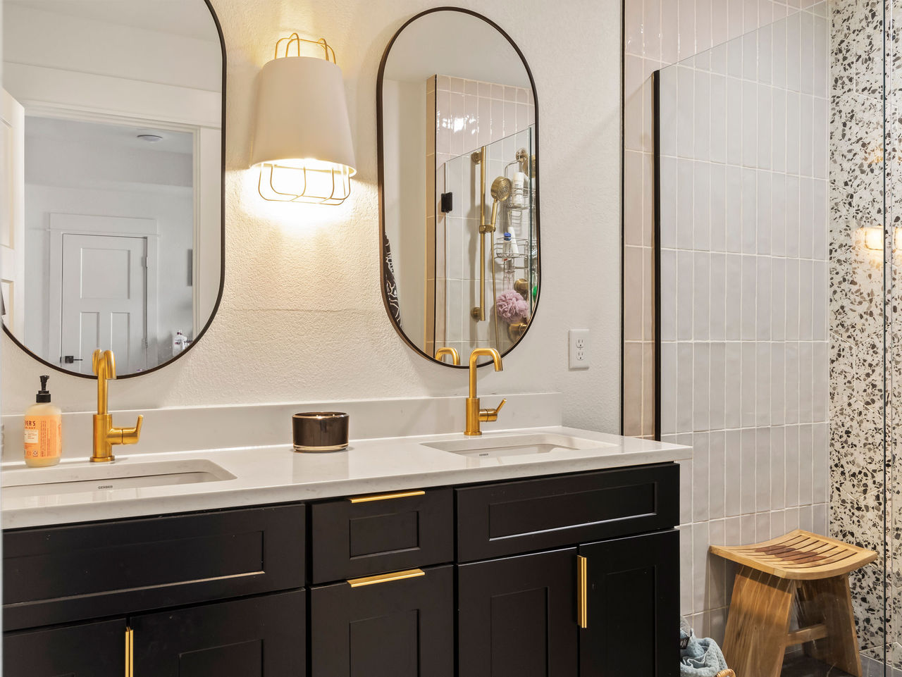 Painted black finish vanity makes a bold statement 